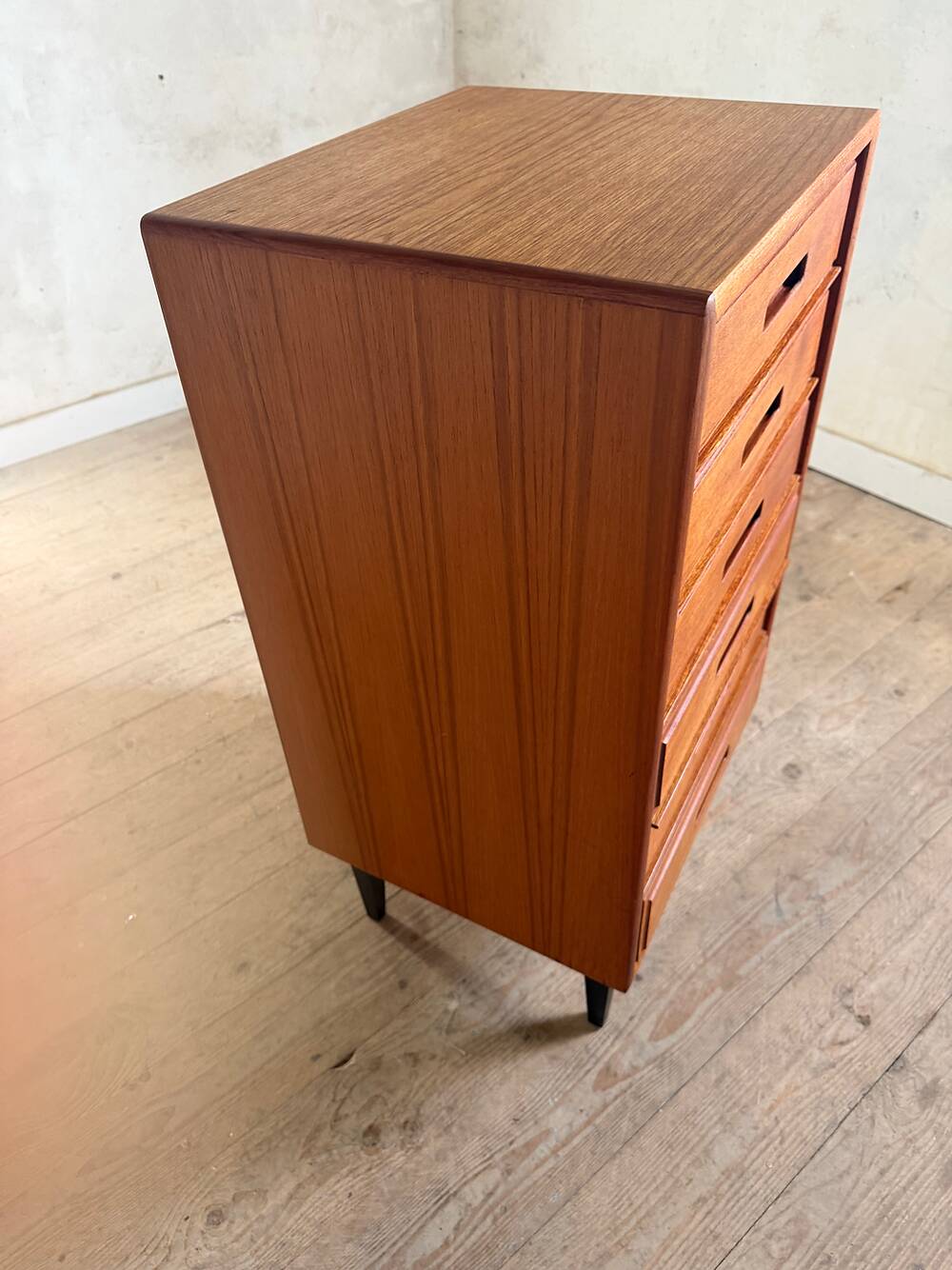 Commode scandinave vintage en teck