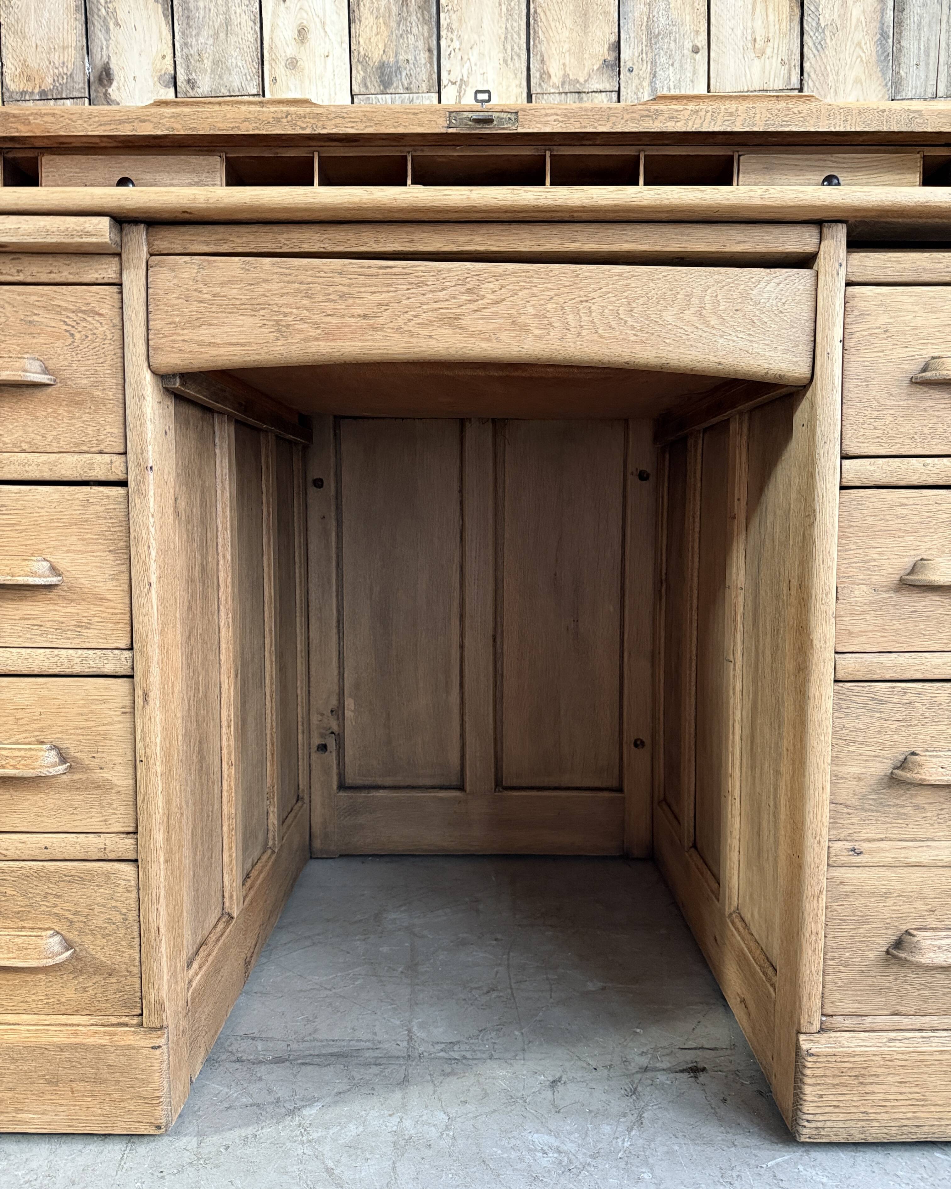 American oak cylinder desk (renovated)
