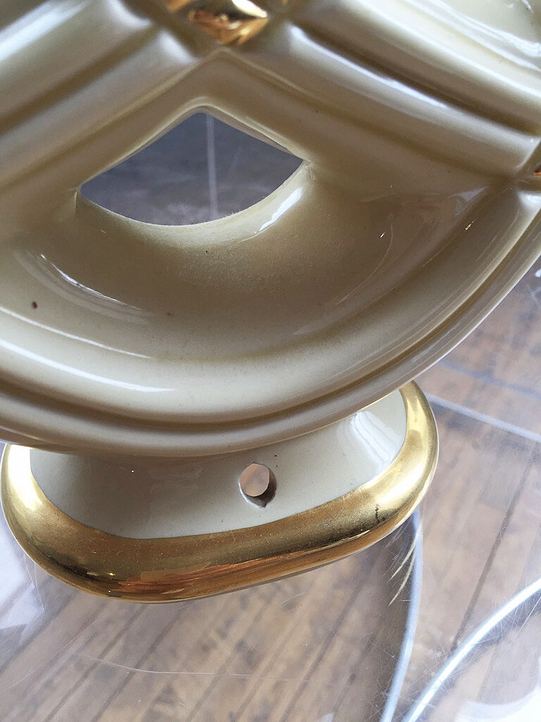 Former candlestick in white ceramic