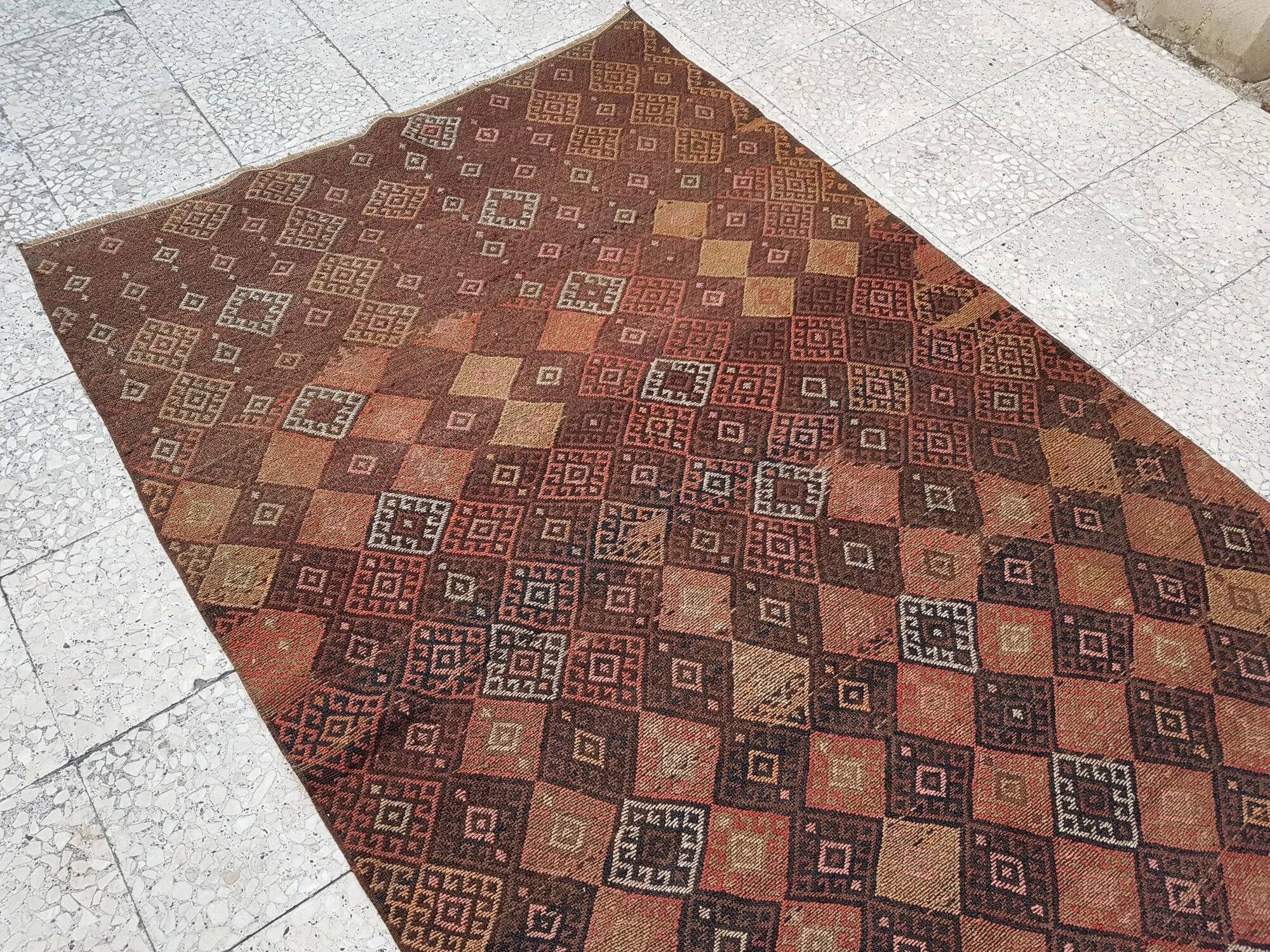 Vintage handmade Turkish rug 128x190 cm