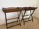 Paire de tables d'appoint / dessertes pliantes tout bois style