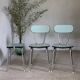 Chaises et tabouret Formica vert amande