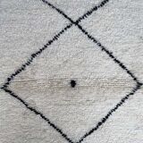 Beni Ouarain Berber carpet with black dot 77x145cm