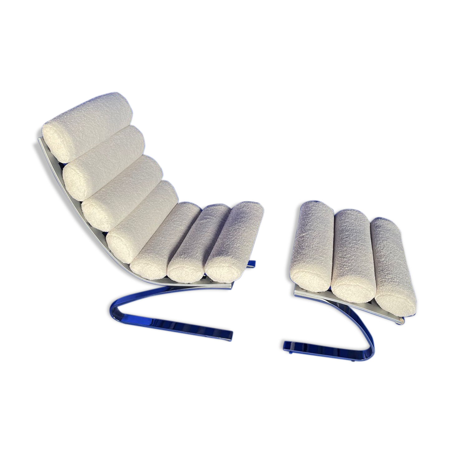 Design armchair and Ottoman sound