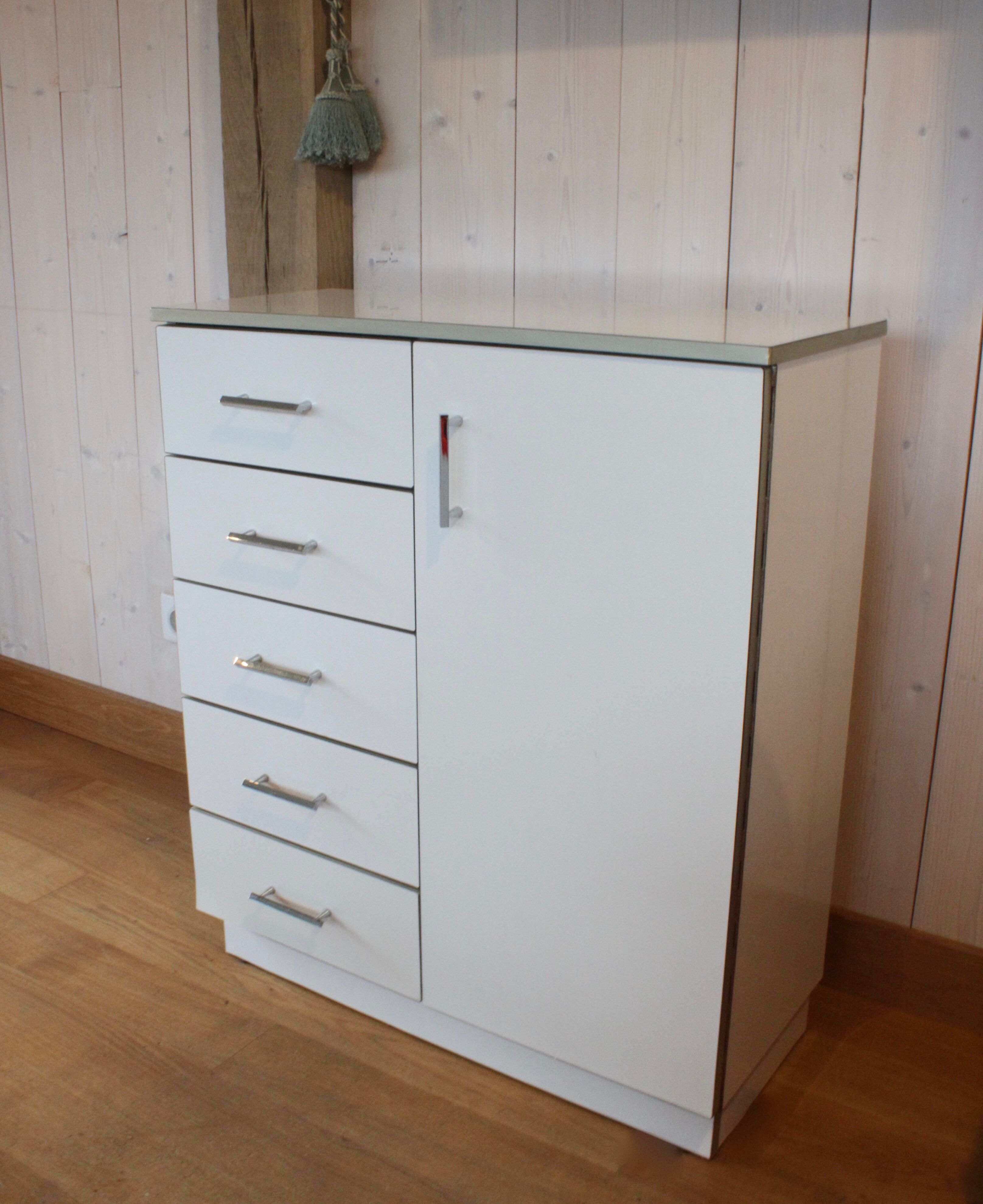 Bathroom furniture in formica 70s