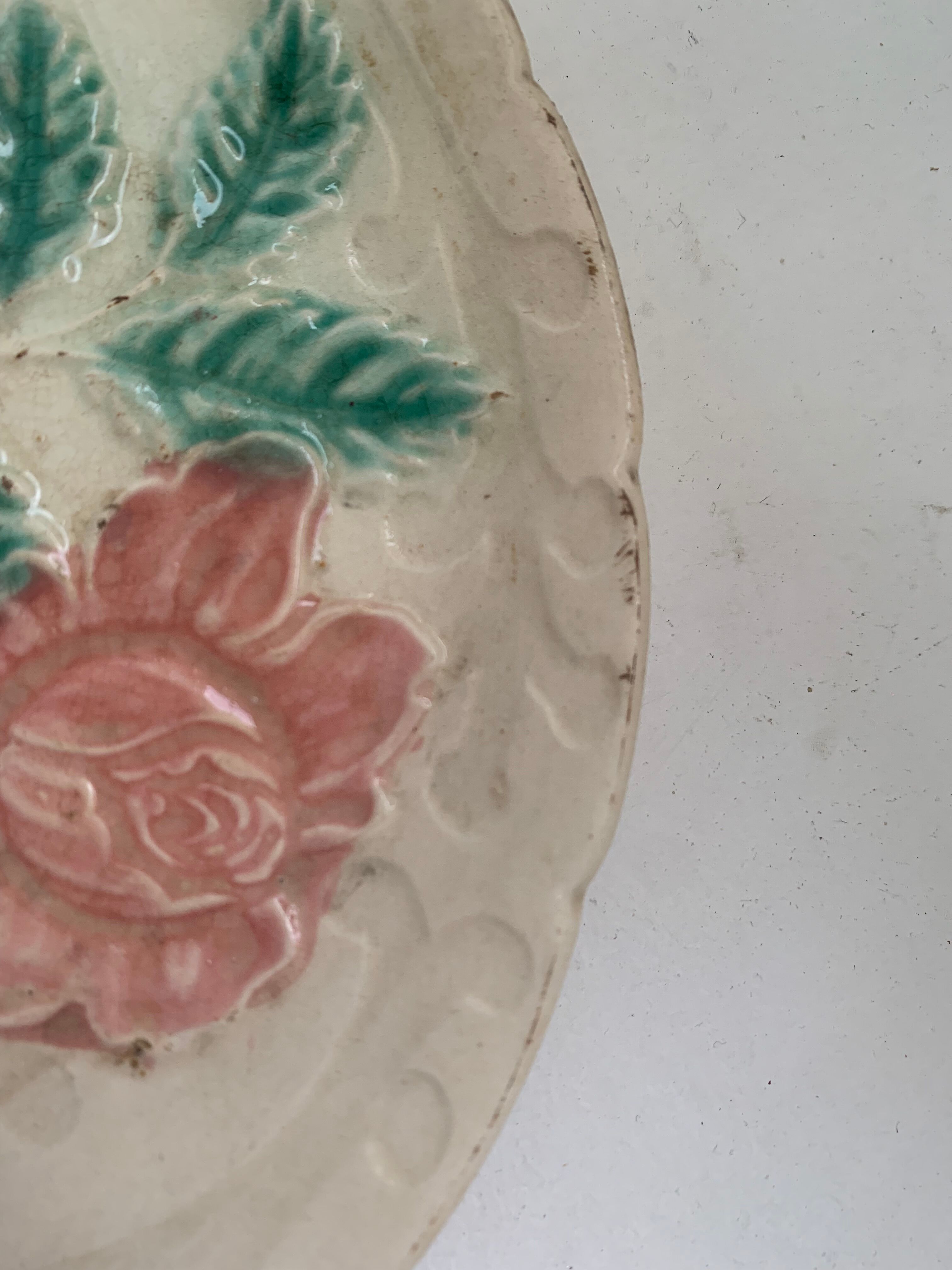 Slurry plate pattern roses