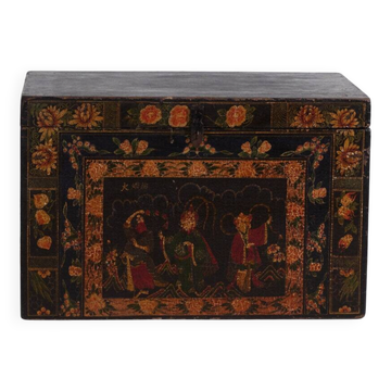 Antique chest painted in pine wood – China, around 1900