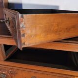 Commode sculptée en chêne massif XIX ème
