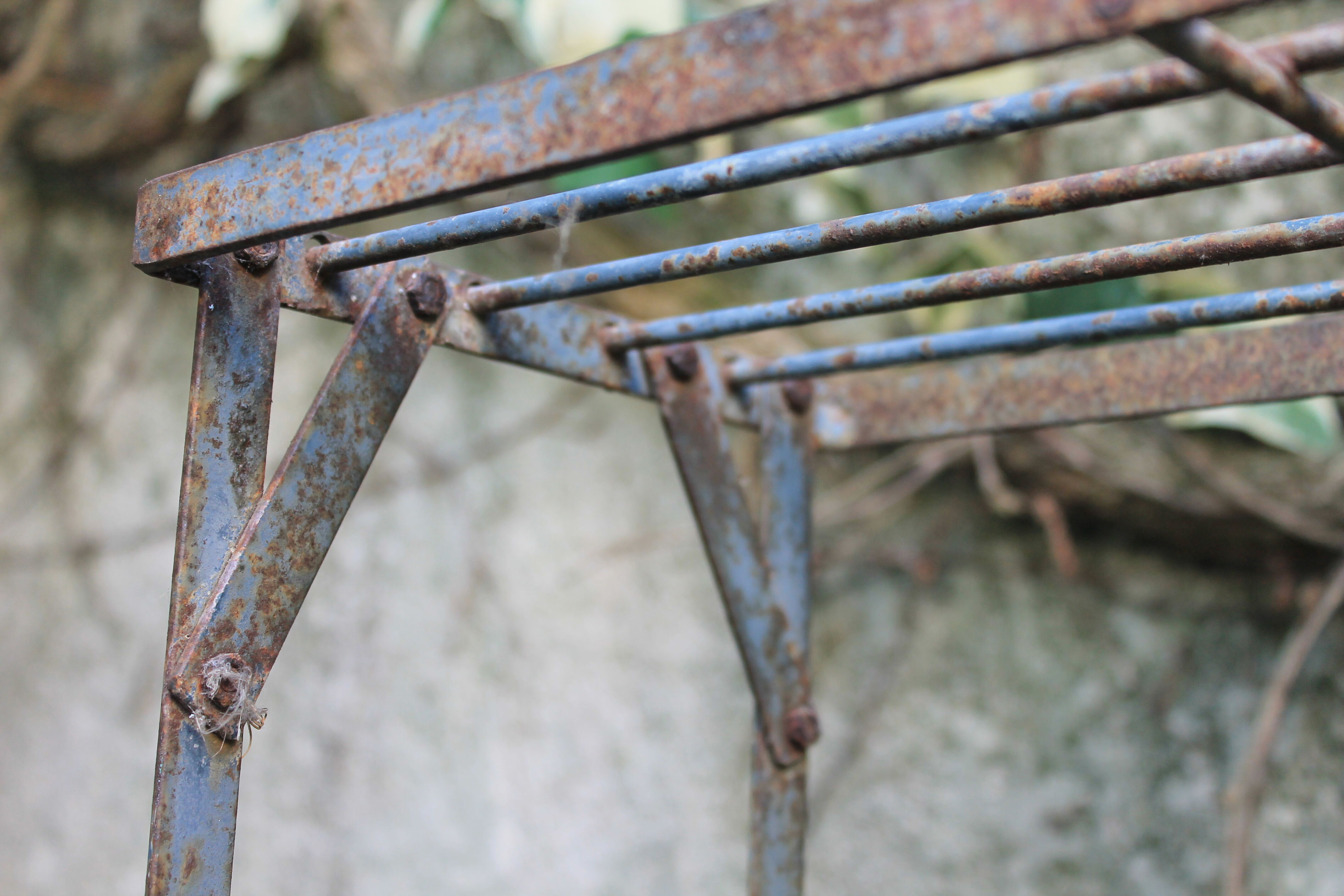 Florist in staircase jardniere
