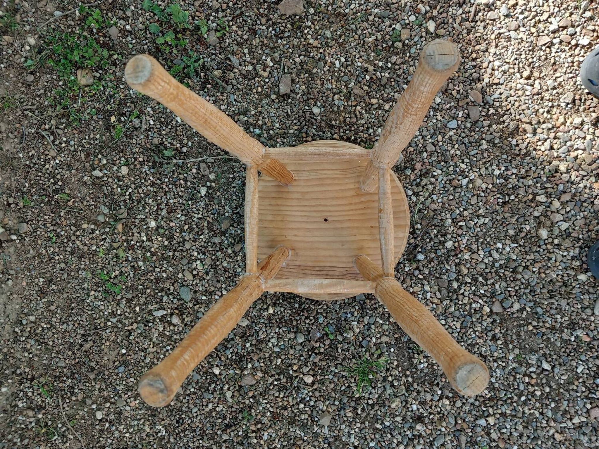Tabouret 4 pieds ancien en bois