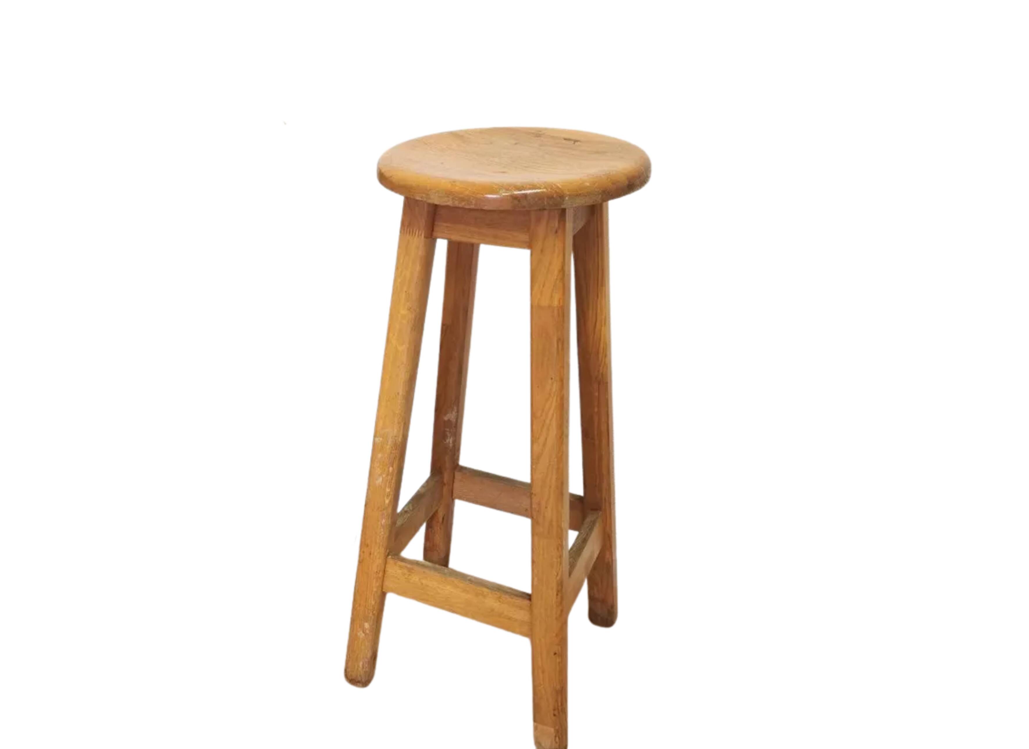 Tabouret de bar vintage en chêne (1 sur 2) : chaise haute industrielle yougoslave des années 1980