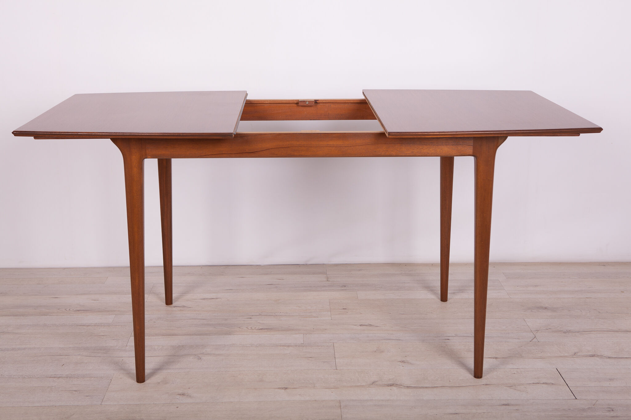 Teak extendable dining table from mcintosh, 1960