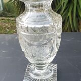 Vase cristal taillé forme Médicis