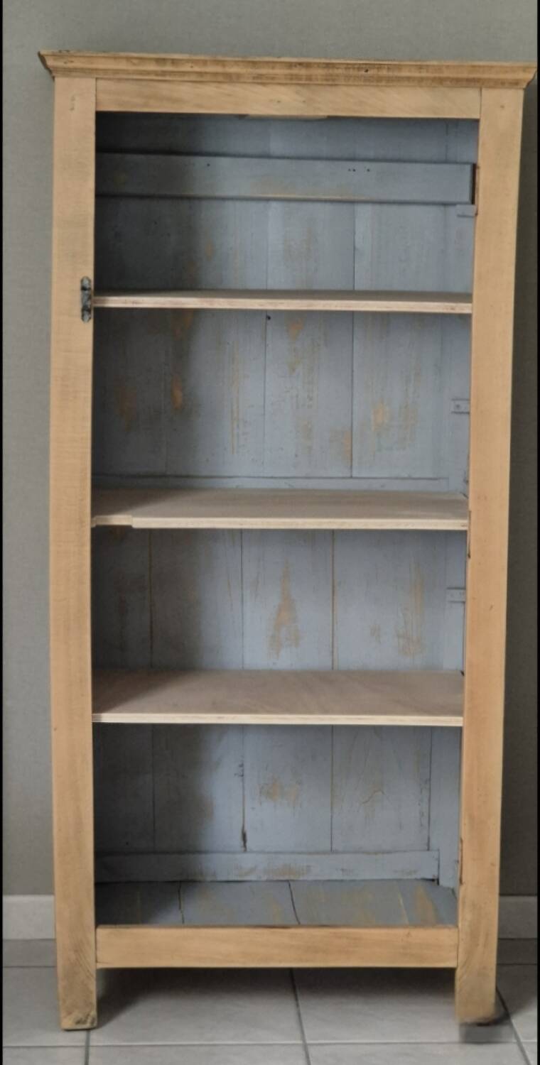 Armoire parisienne