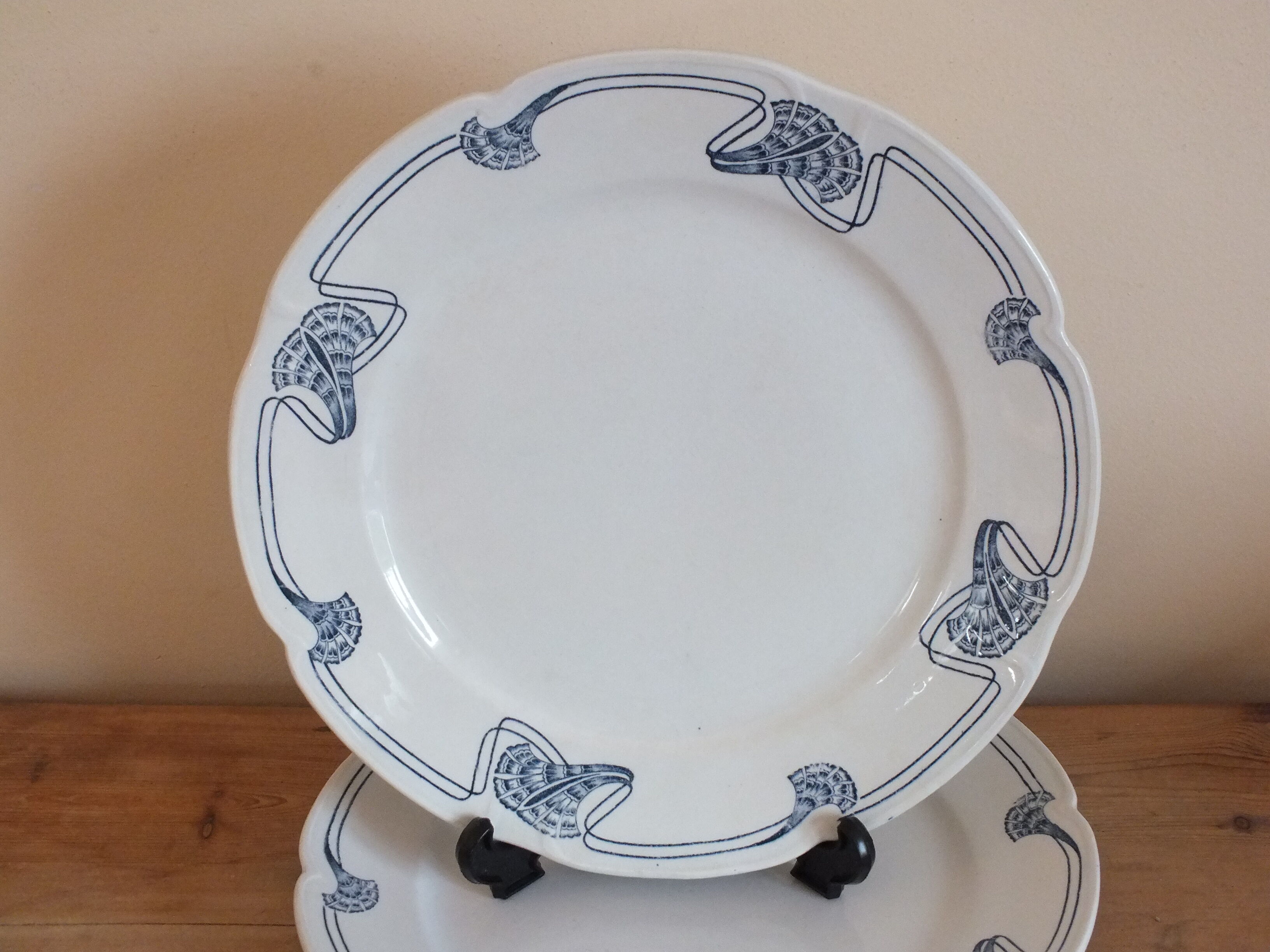Duo of flat plates Art Nouveau 1900 Onnaing Granite Algeciras
