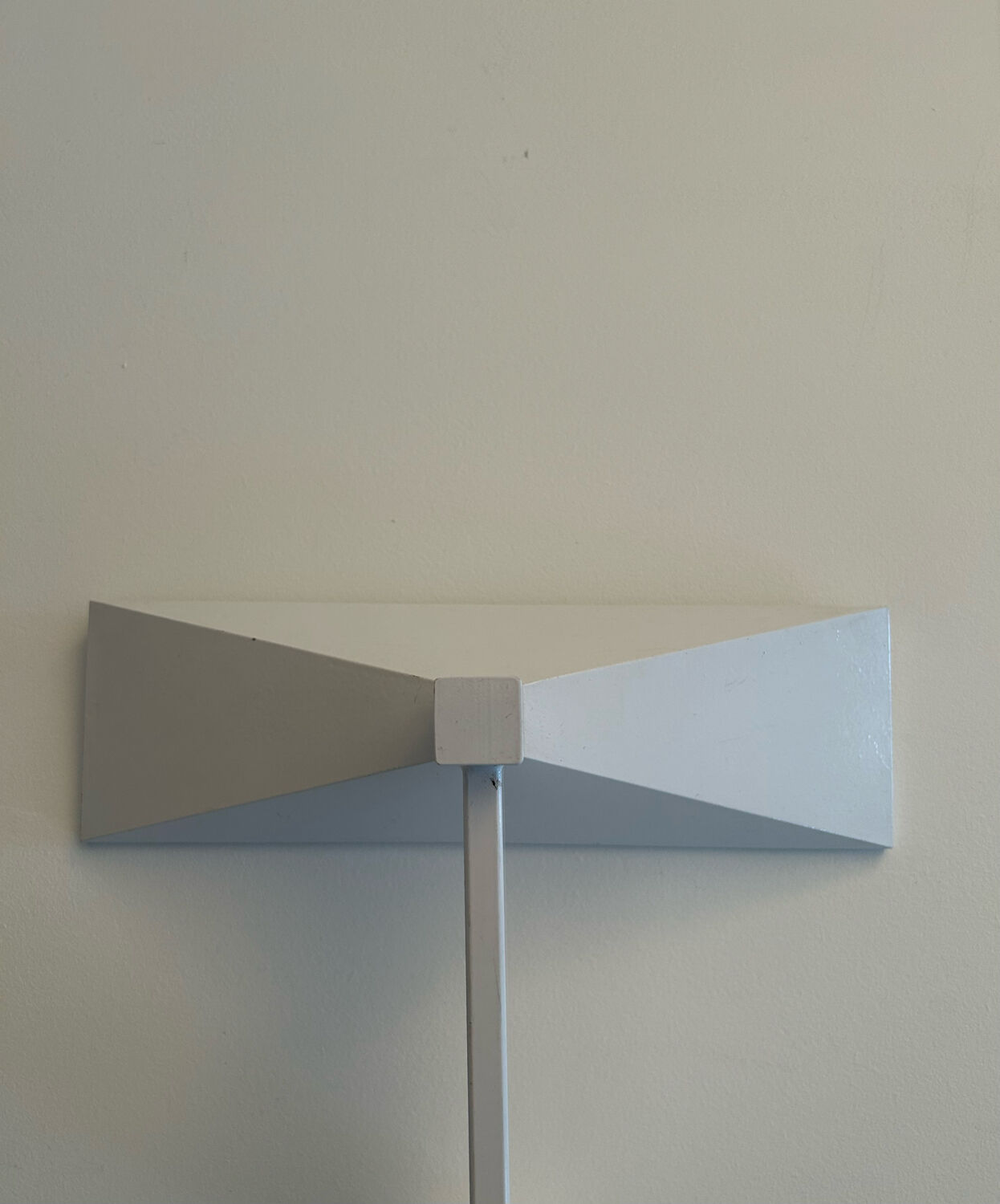 Modernist vintage Disderot wall lamp, white lacquered metal, Glass and Light 1970