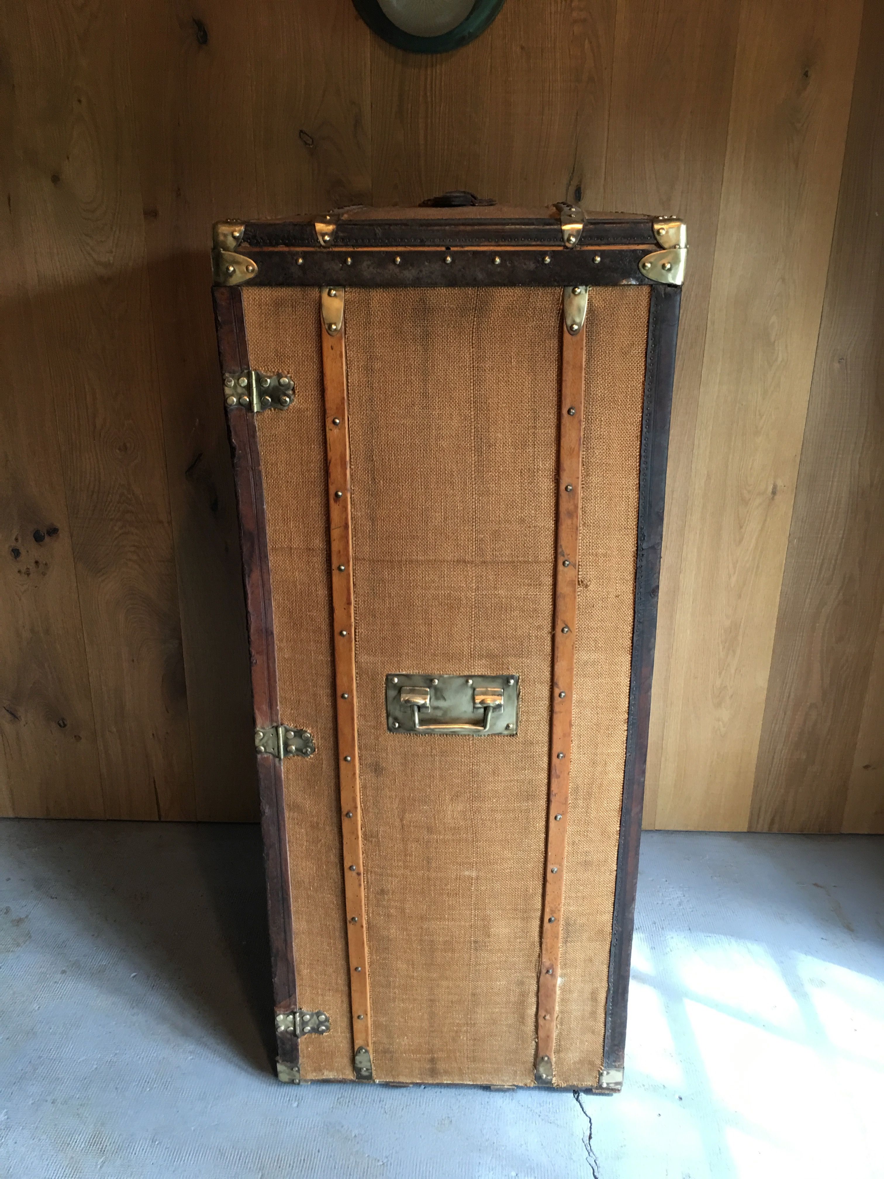Trunk cabin in wood and fabrics around 1940