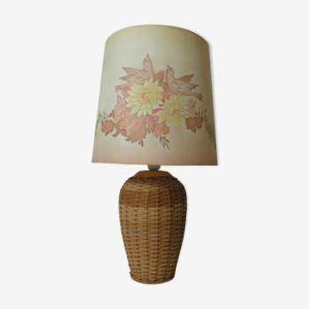 Lampe en rotin et peinture sur soie