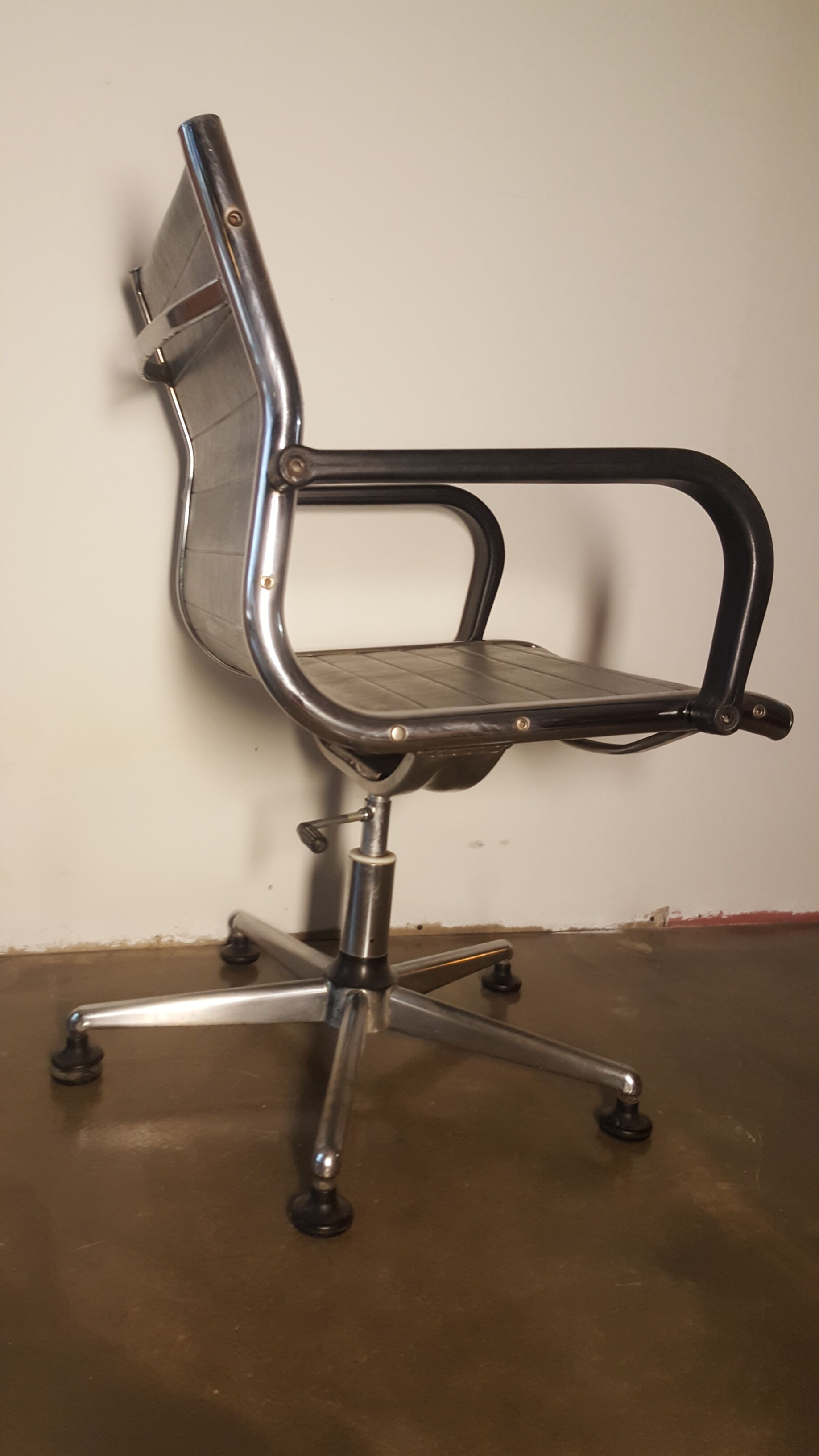 Office chair 70