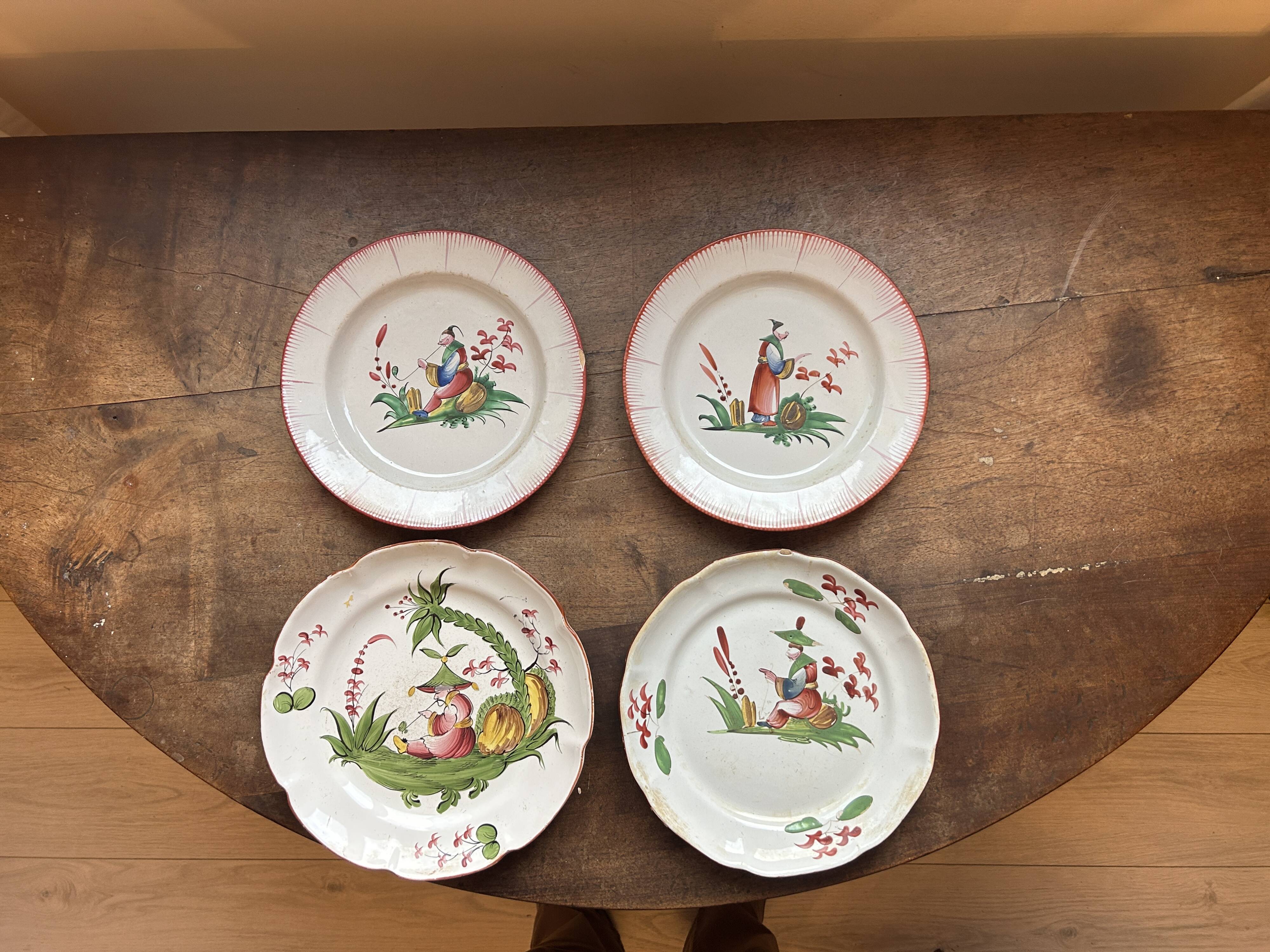 Lot de 4 assiettes 18ème – Faïence des Islettes – Décor chinois polychrome
