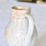 Carafe artisanale en grès moucheté