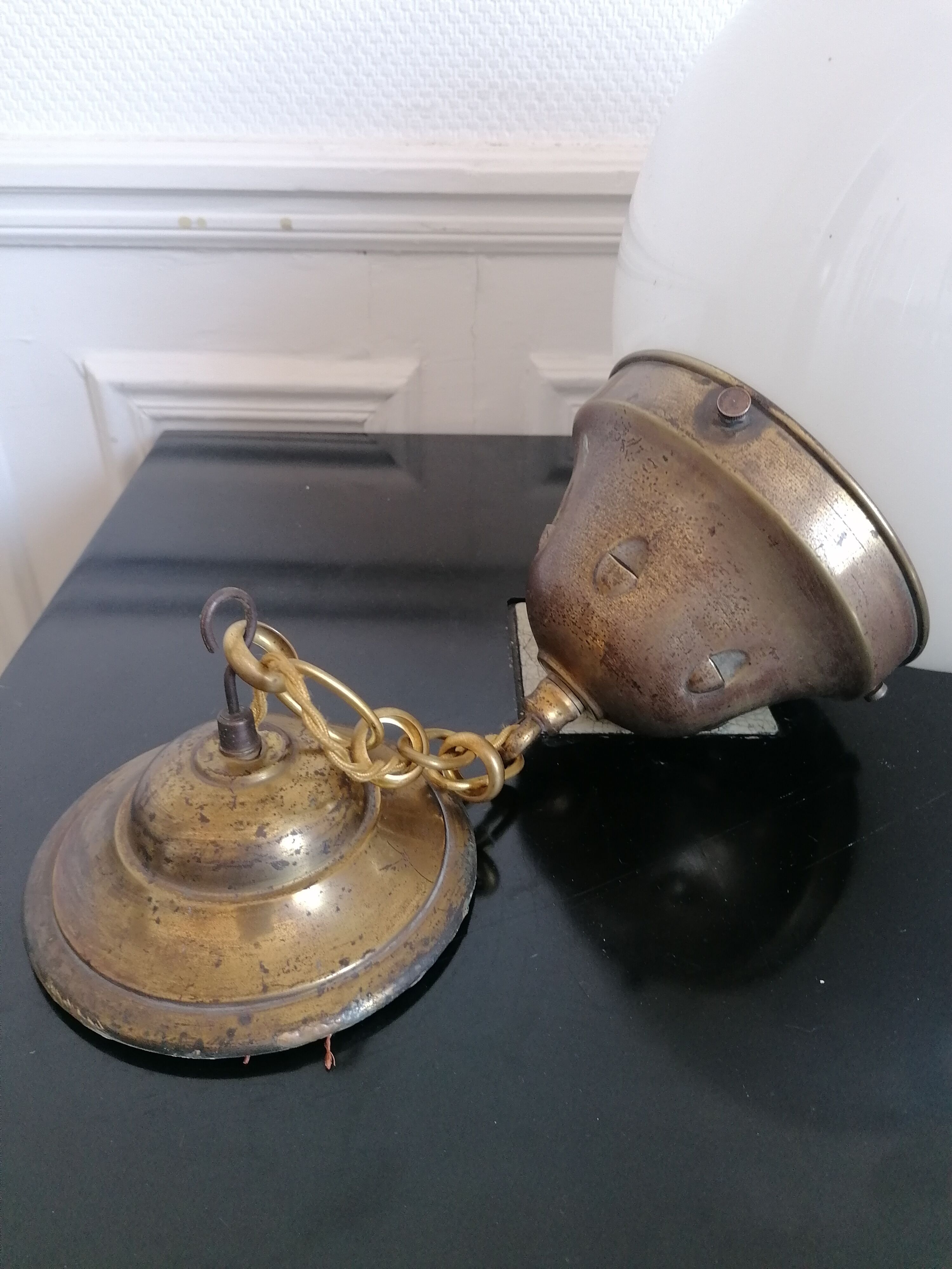 Suspension laiton et opaline début XXème