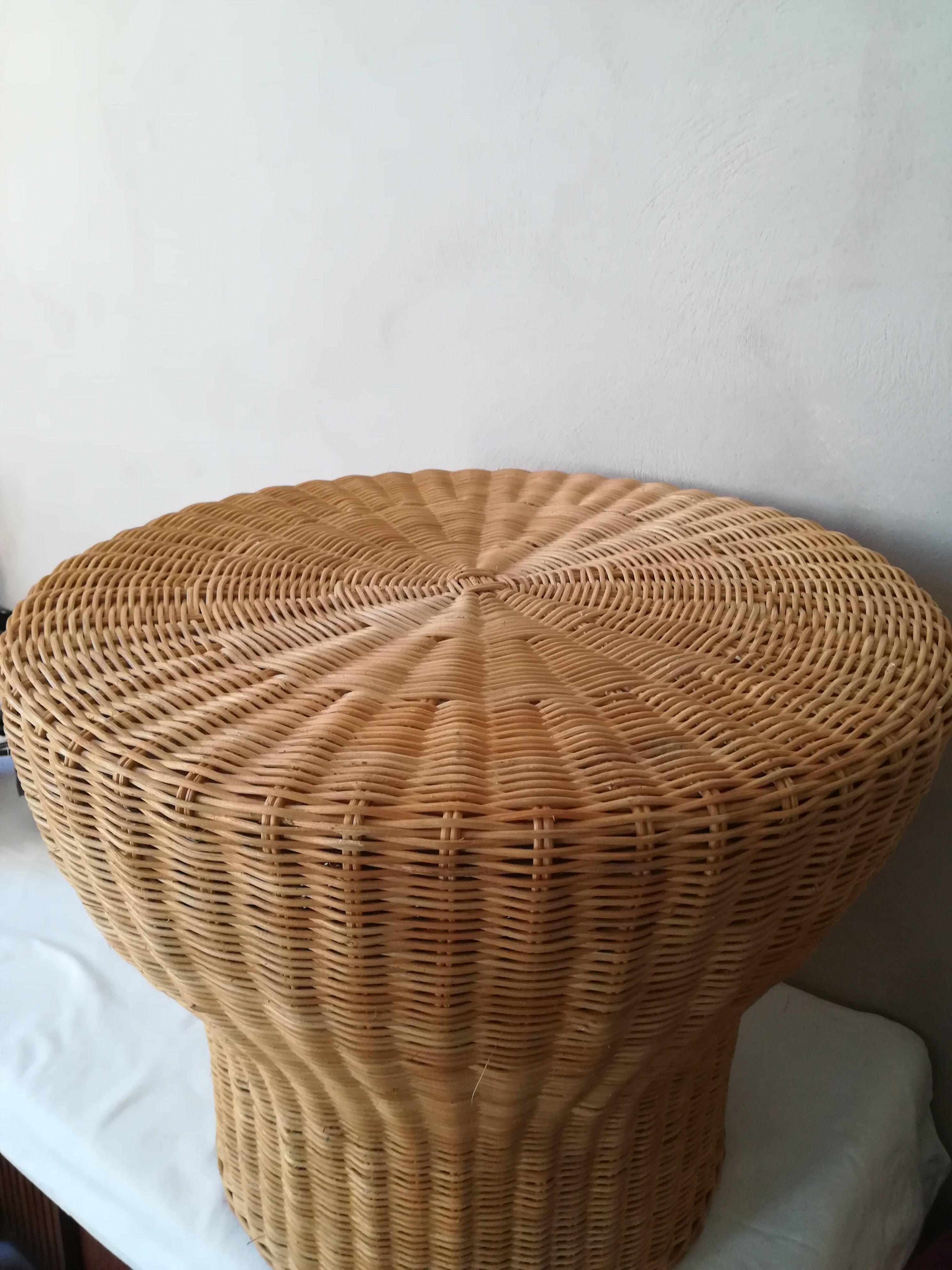 Wicker sofa tip