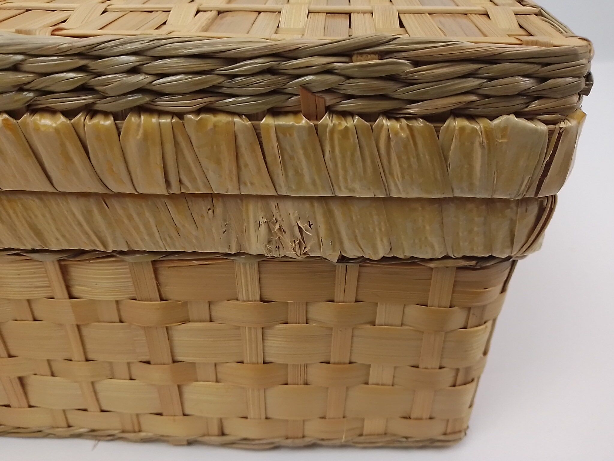 Rectangular wicker case 2 handles