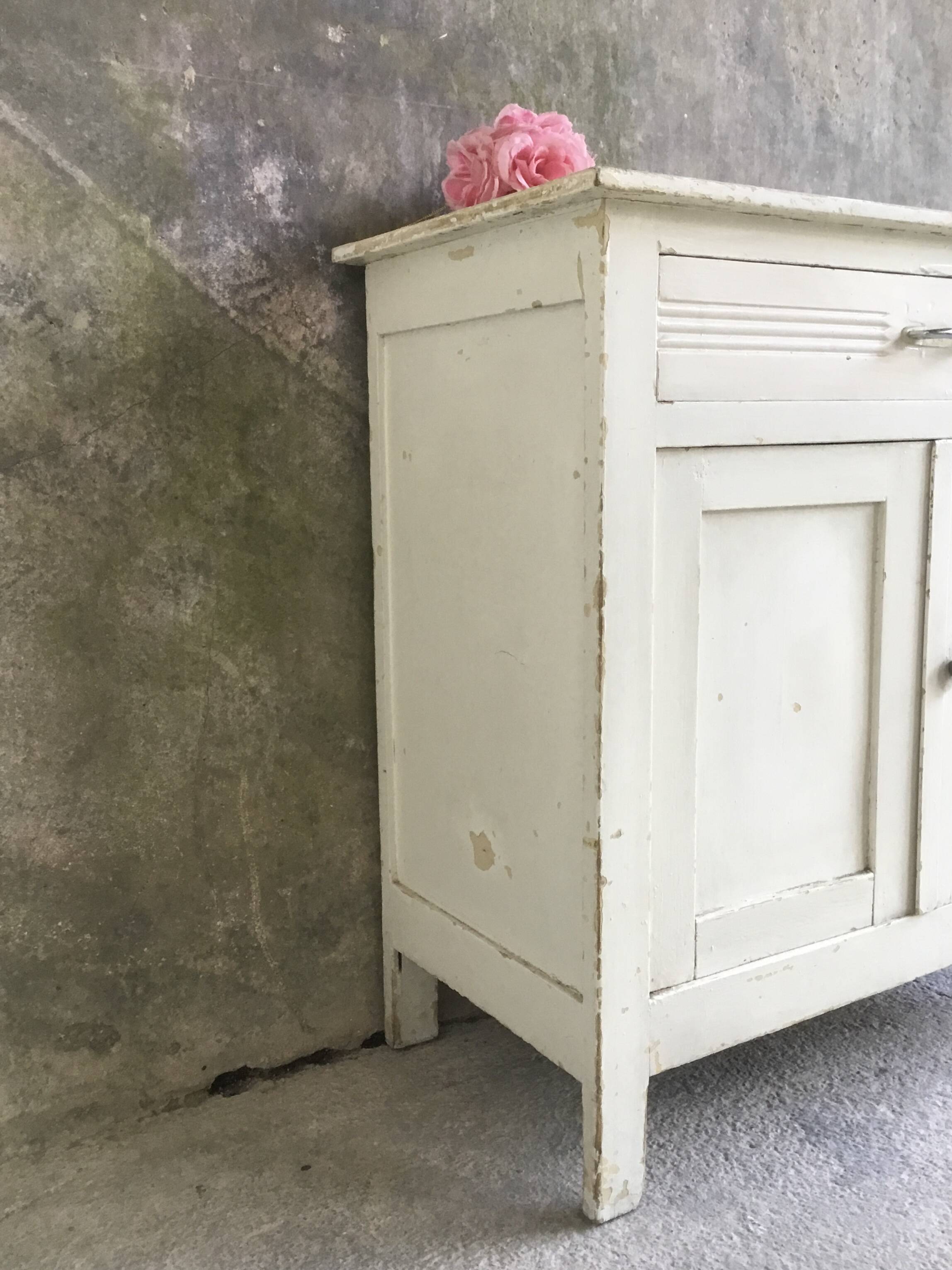 Parisian white buffet in its own juice - 1950