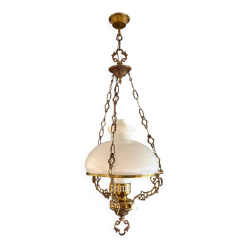 Suspension en opaline blanche et laiton