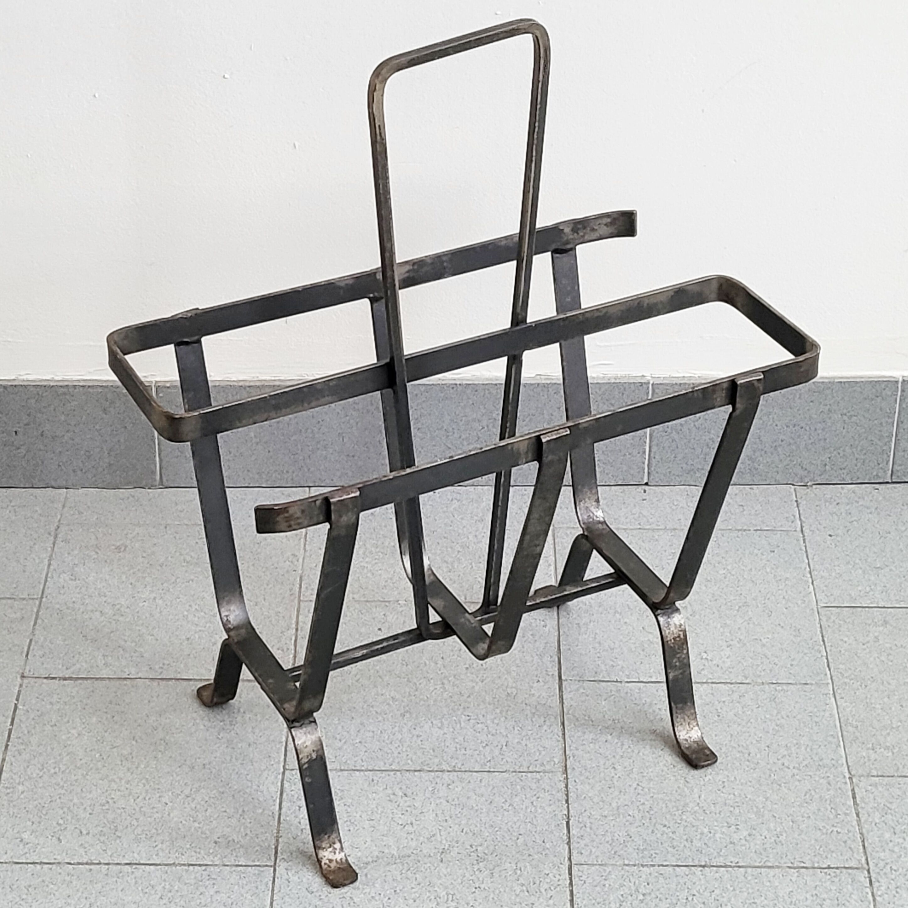 Vintage magazine holder 1950