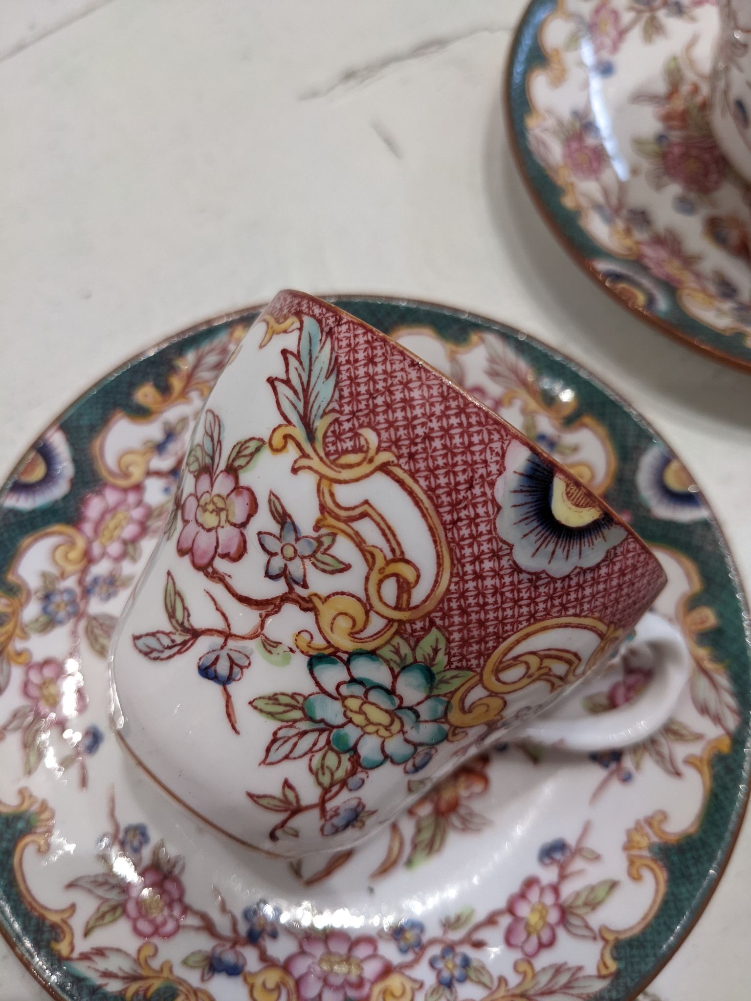 Tasses et soucoupes porcelaine fine Sarreguemines ancienne