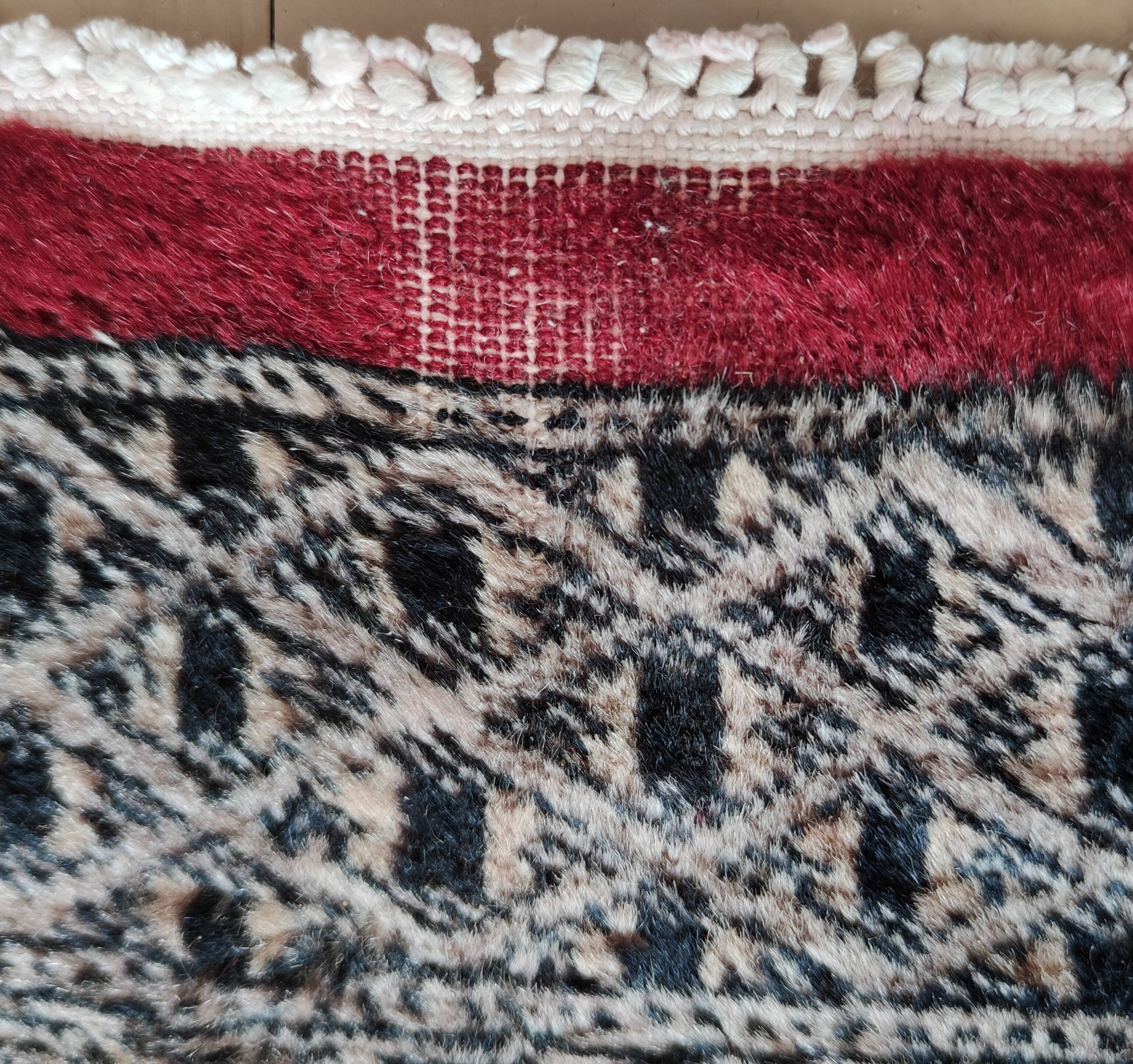 Bukhara-samarkand rug 188 x 126 cm clean tbe