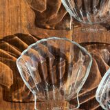 7 vintage shell-shaped bowls in Pyrex glass from France