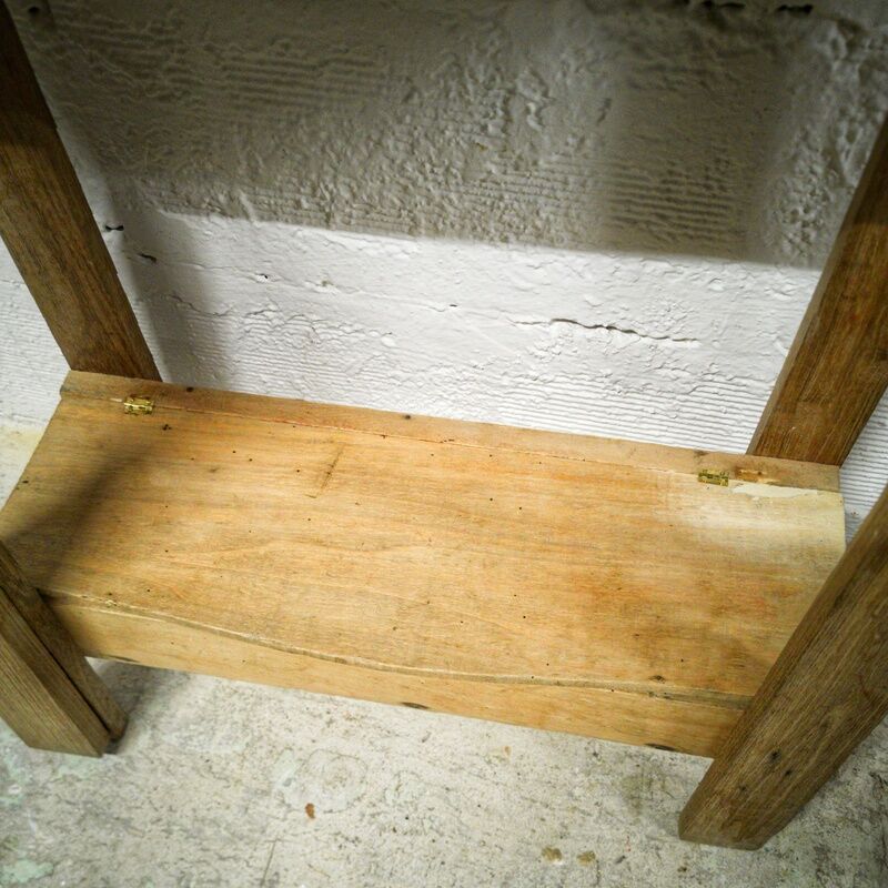 Vintage workbench for enfan