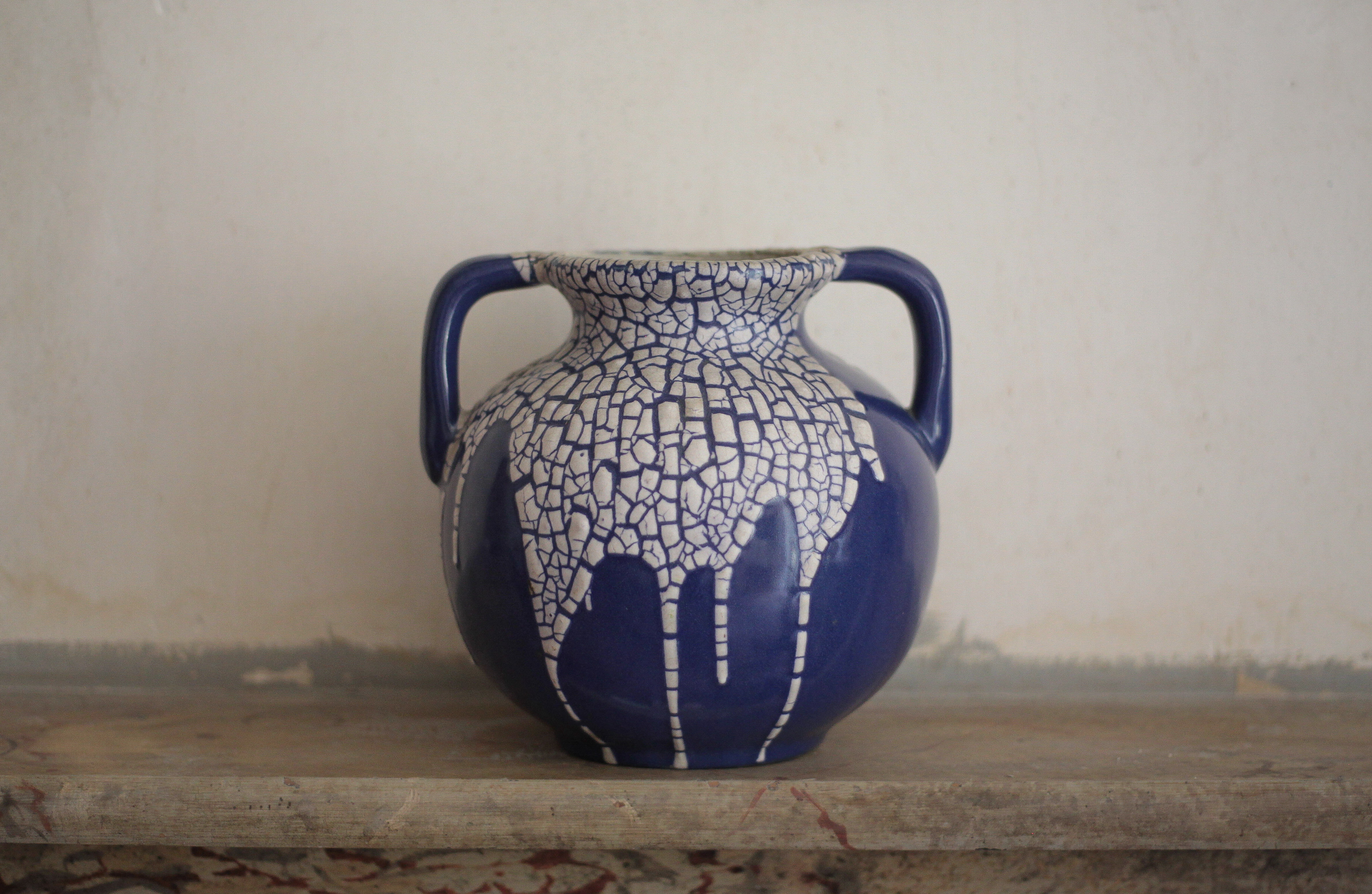 Vase signed Léon Pointu, ceramic vase with a glazed snake skin effect.