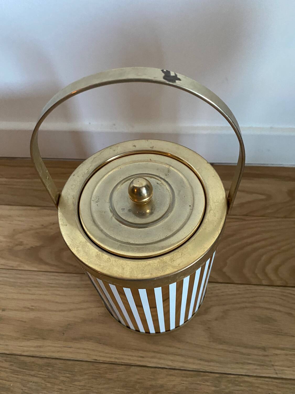 Vintage ice cube tray