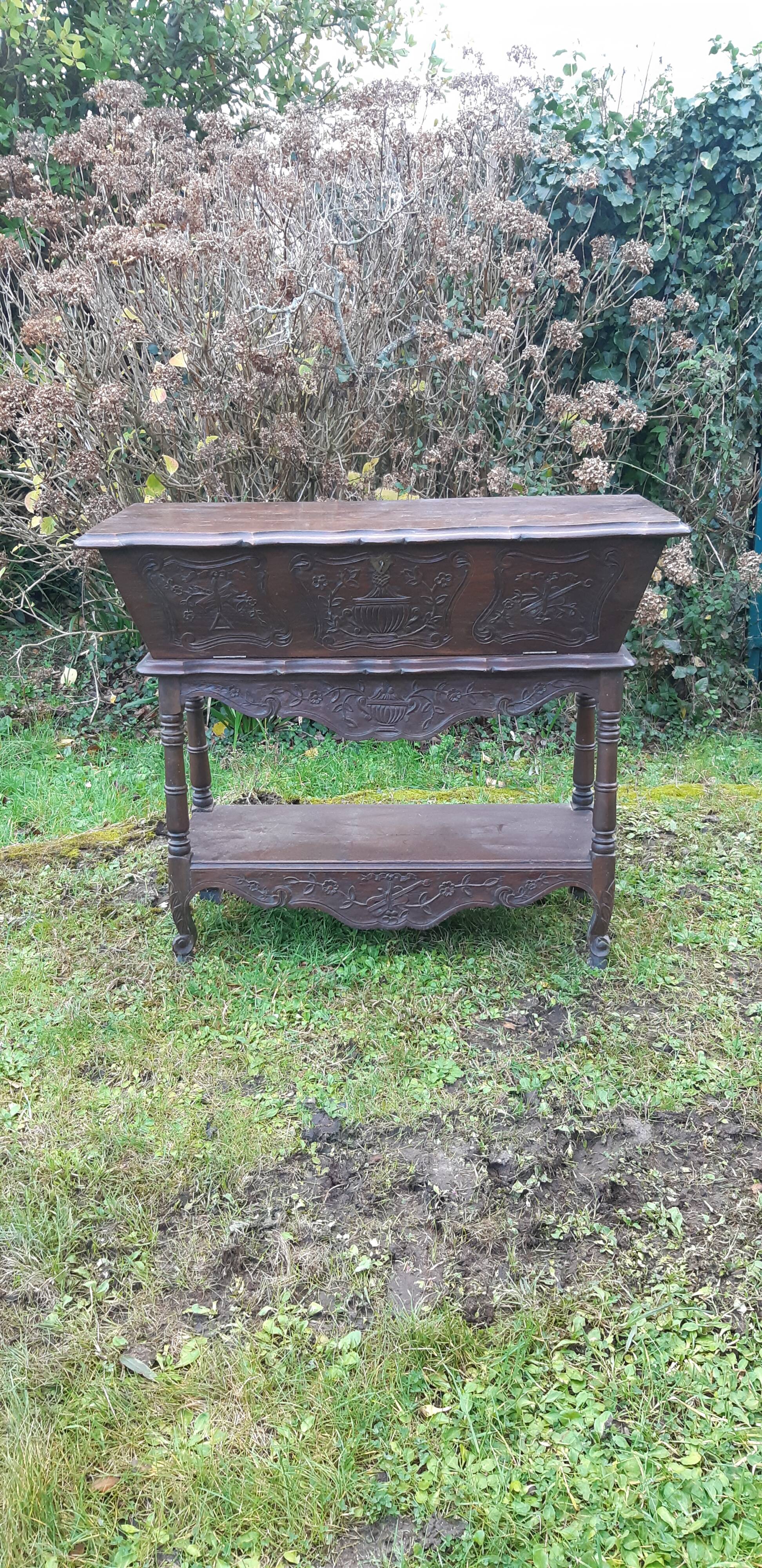 Provençal kneading trough in oak