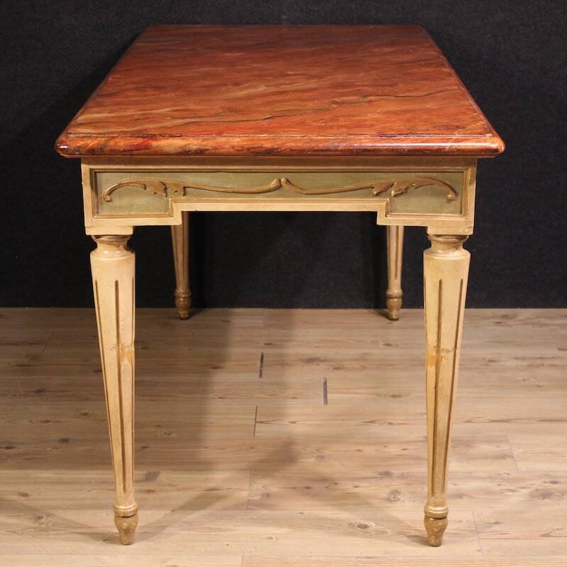 Table laquée et peinte de style Louis XVI du 20e siècle