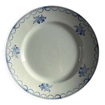 Saint-Amand plate with floral decoration