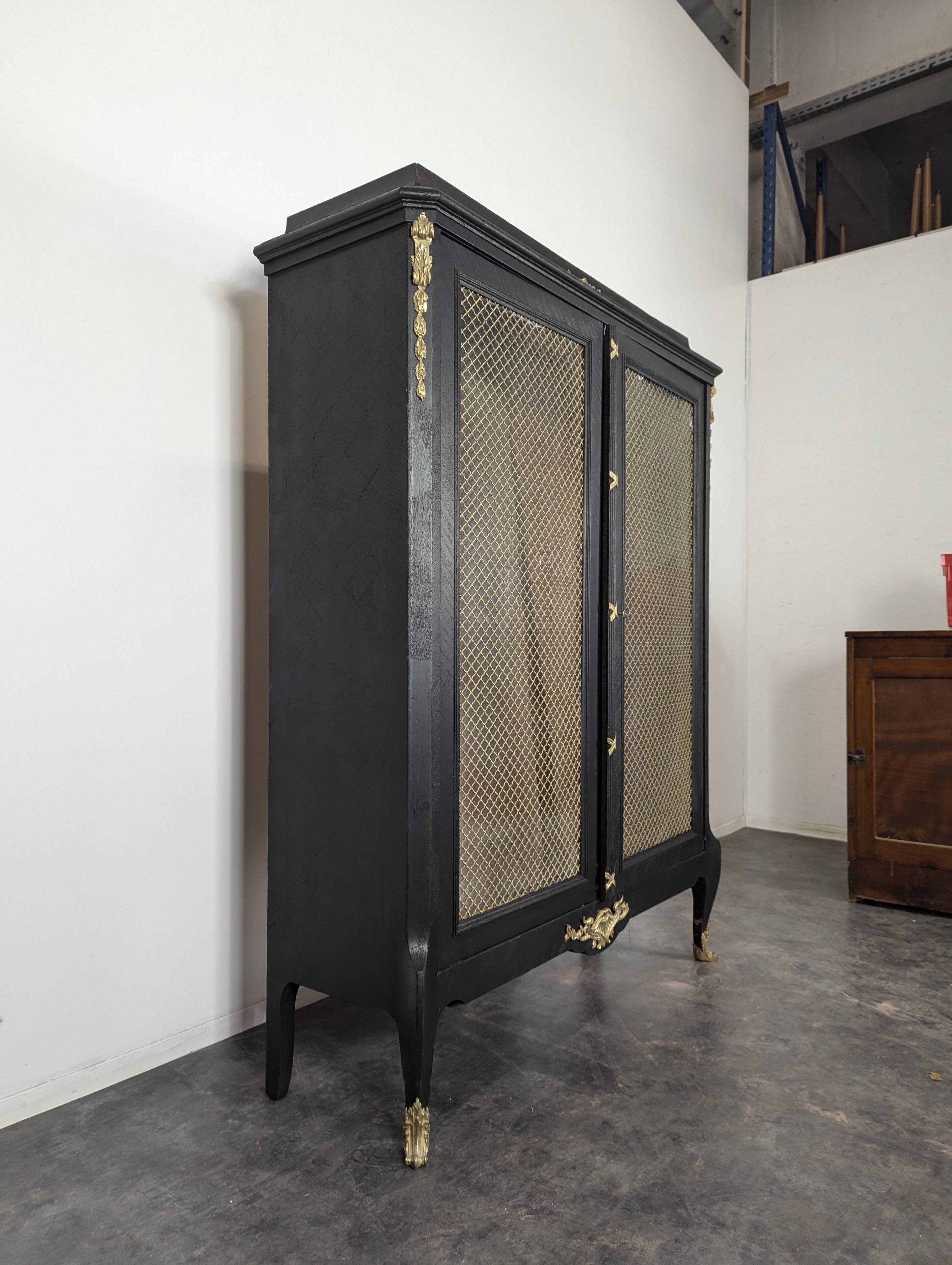 Blackened wooden bookcase display case from the Napoleon III period