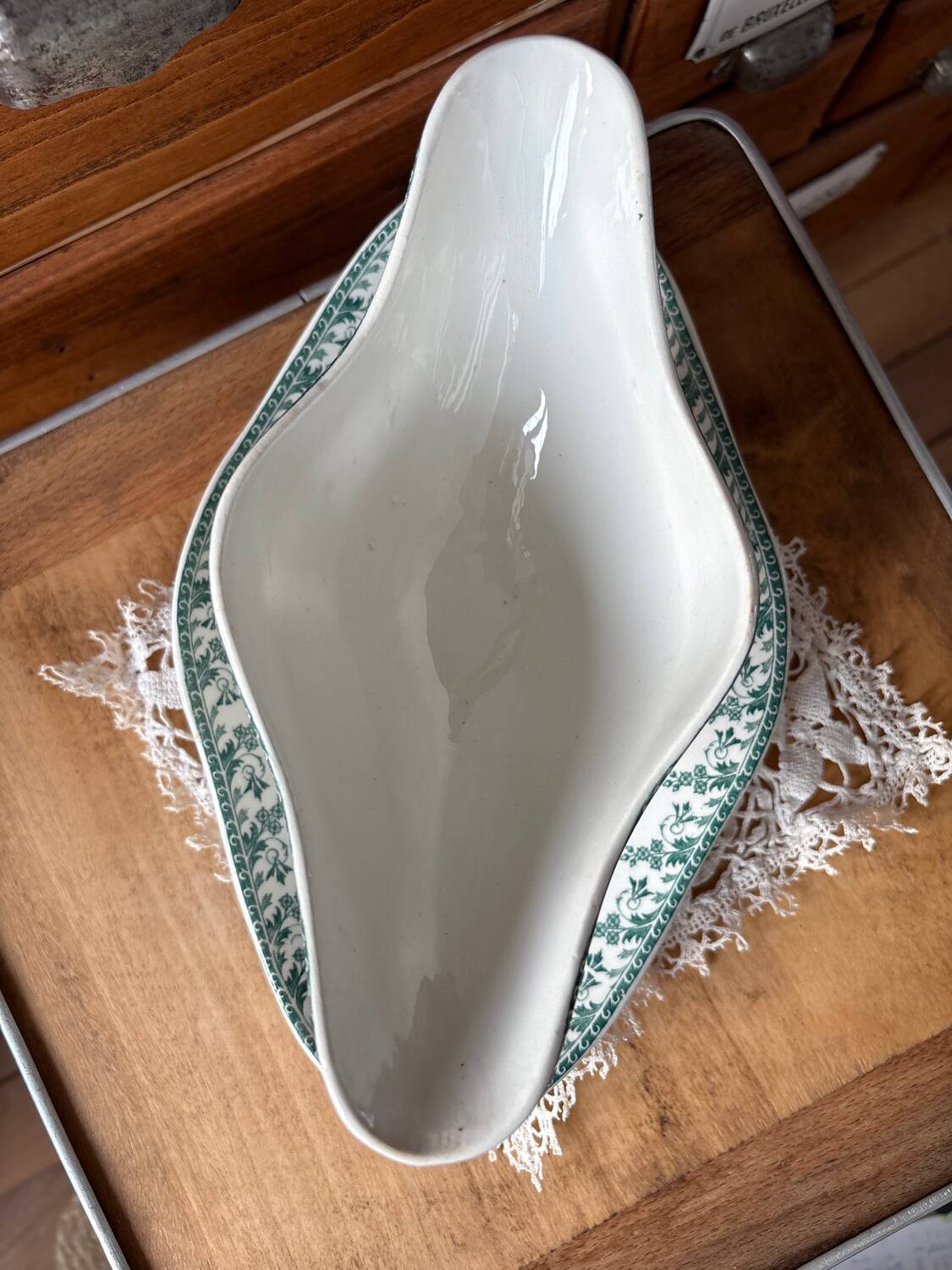 Saucière sur dormant en Terre de Fer Gien modèle Montigny vert