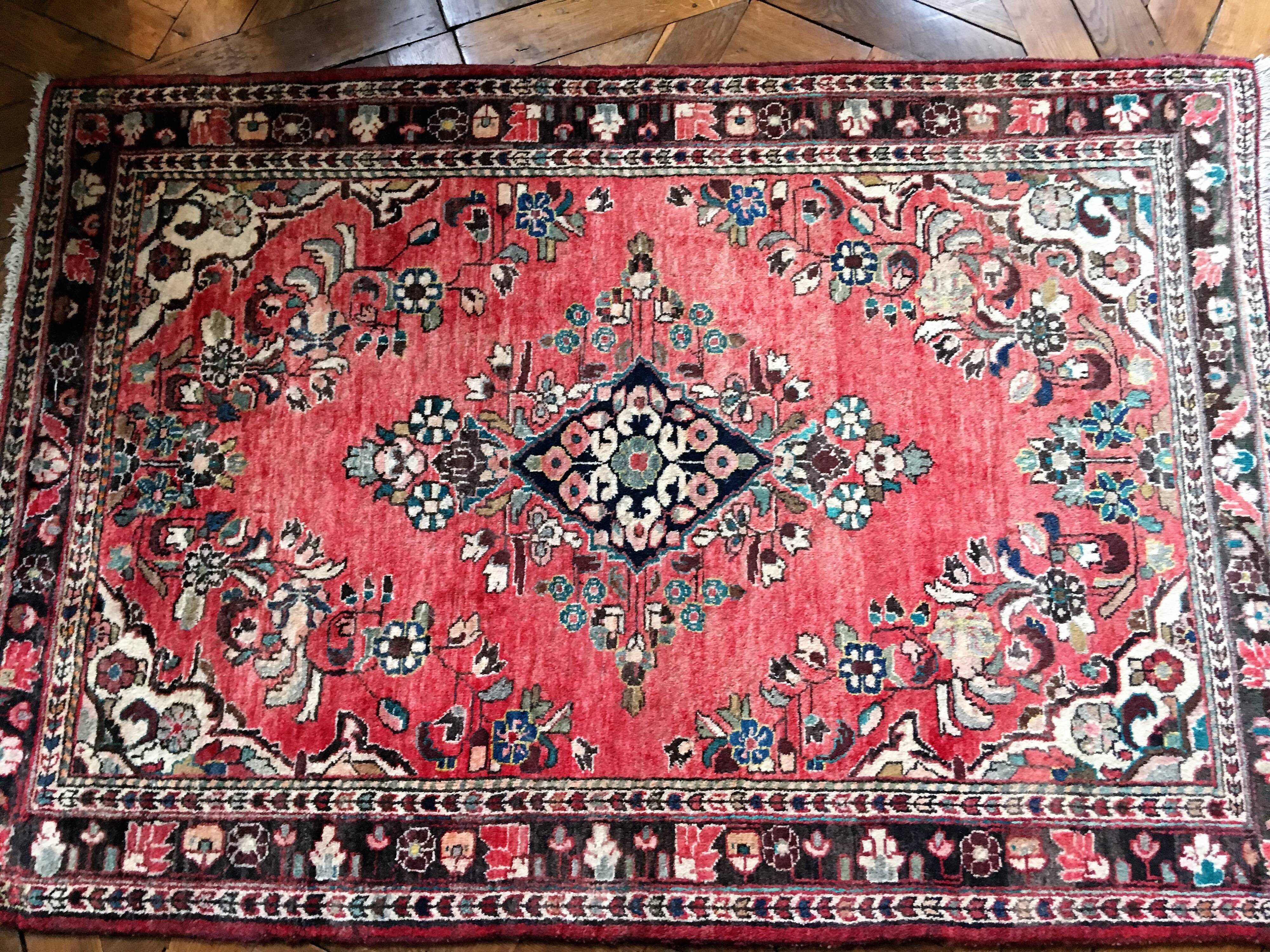 Azari Persian rug 100% wool origin Iran hand-tied 197 X 134cm