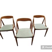 ENSEMBLE DE 6 JOHANNES ANDERSEN NO. 16 CHAISES À MANGER EN TECK ET VELOURS