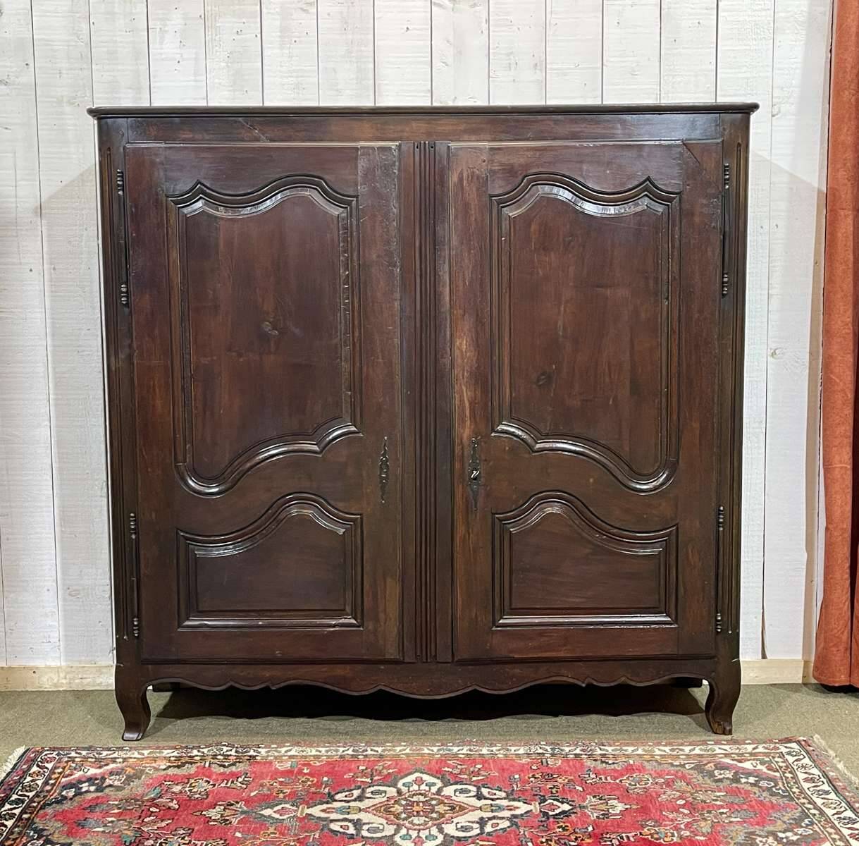 Louis XV style low cabinet in walnut, 19th century
