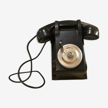 Téléphone en bakélite noire vintage années 1950