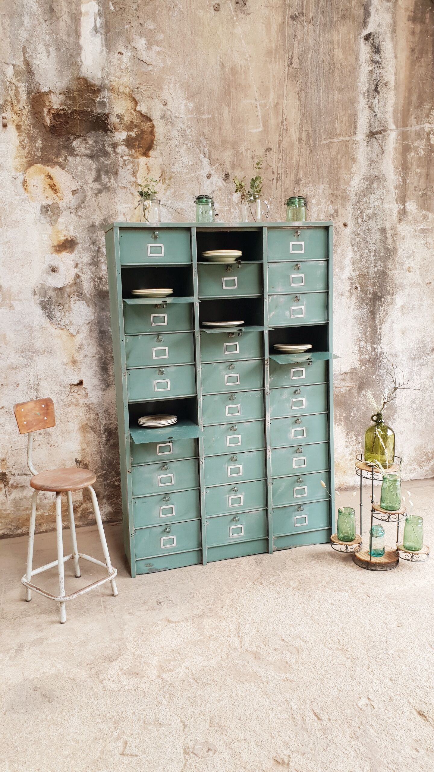 Strafor valve cabinet