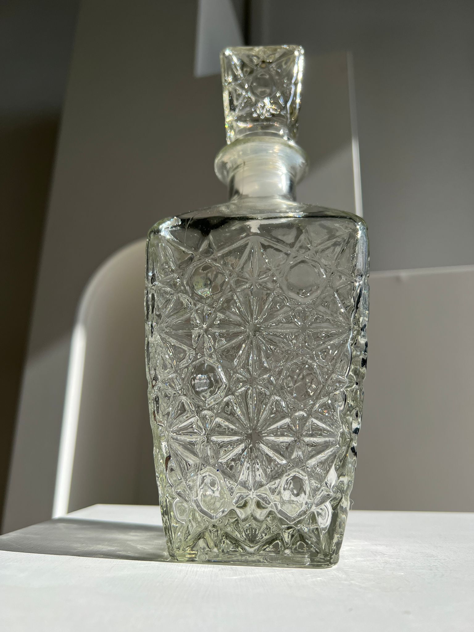 Vintage whisky decanter geometric star patterns H:25cm