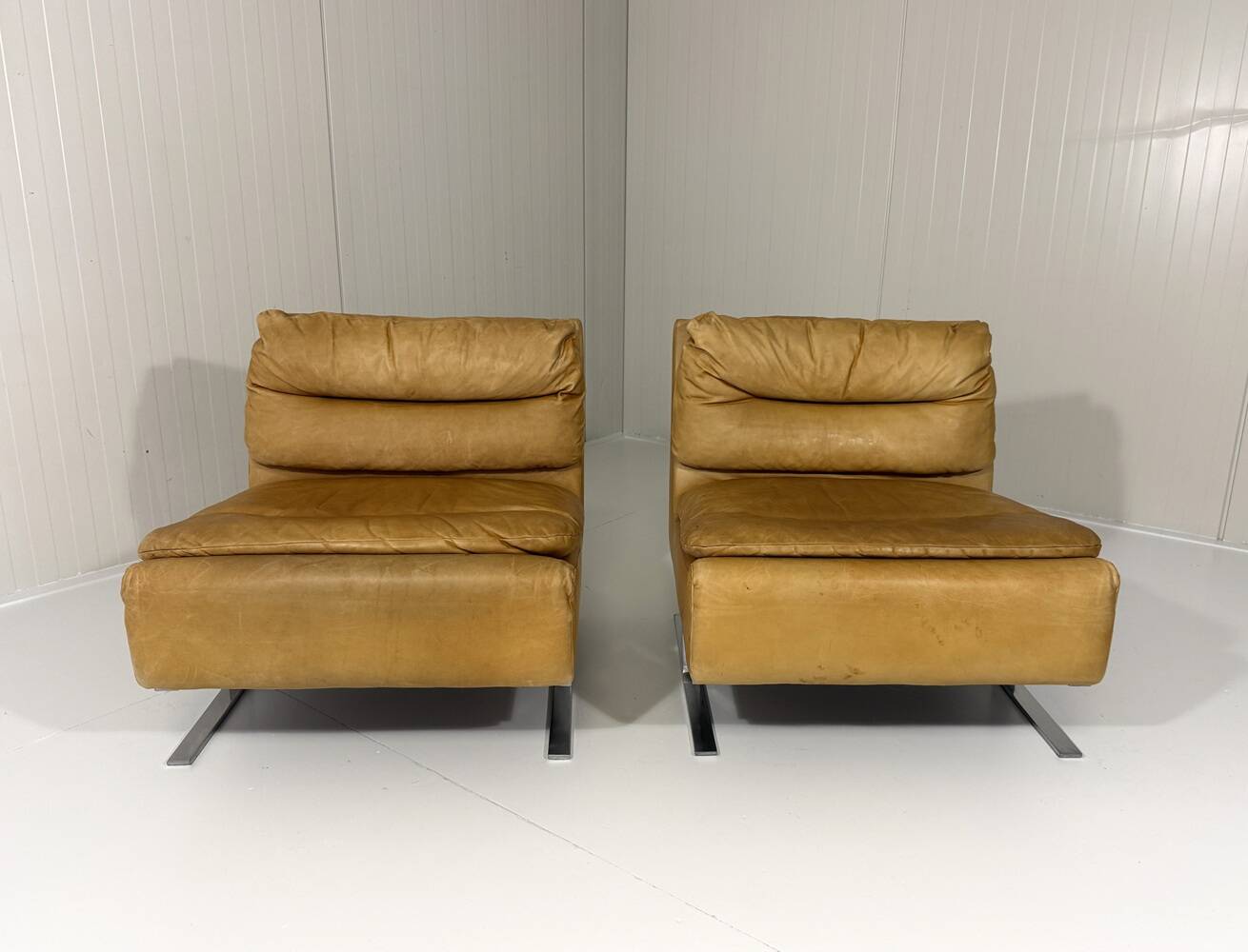 Special lounge chairs chrome & leather 1960’s