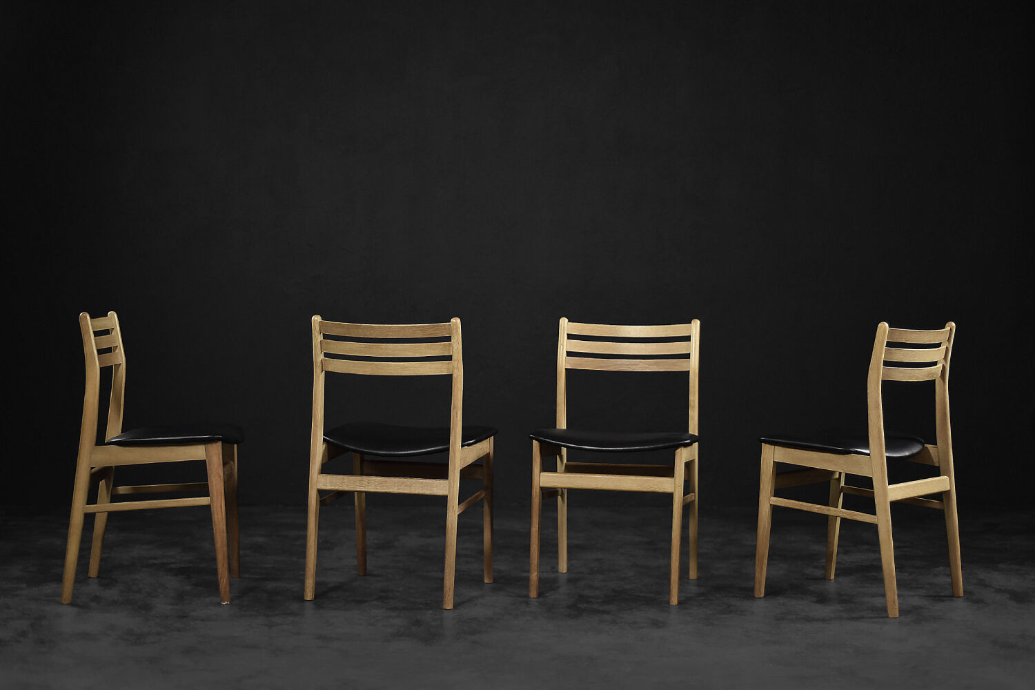 Vintage oak dining chairs in modern Scandinavian mid-century style by Sax Møbelfabrik, 1960s, set of 4.